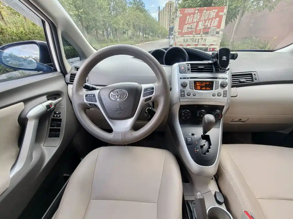 Toyota Verso — миниатюра 12