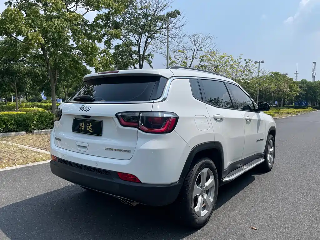 Jeep Compass — миниатюра 9