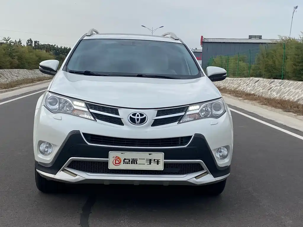 Toyota RAV4 — миниатюра 2
