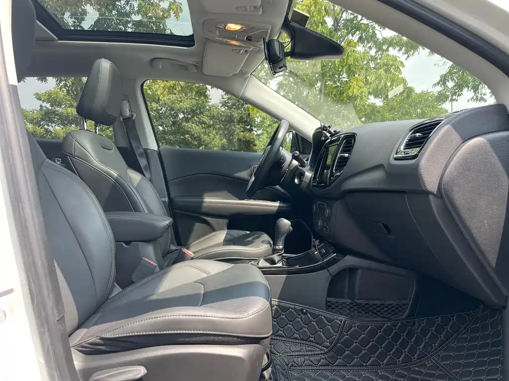 Jeep Compass — миниатюра 15