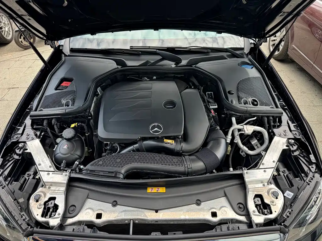 Mercedes-Benz E-Class — миниатюра 34