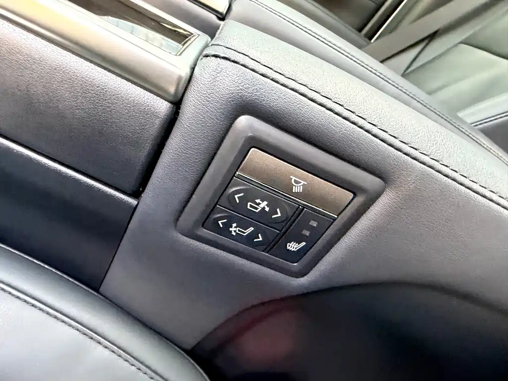 Toyota Vellfire 2023 2.5L HV Luxury