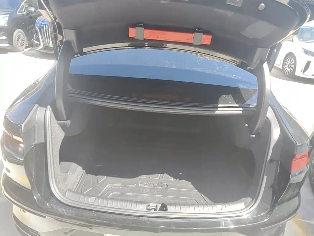 BYD Han — миниатюра 19