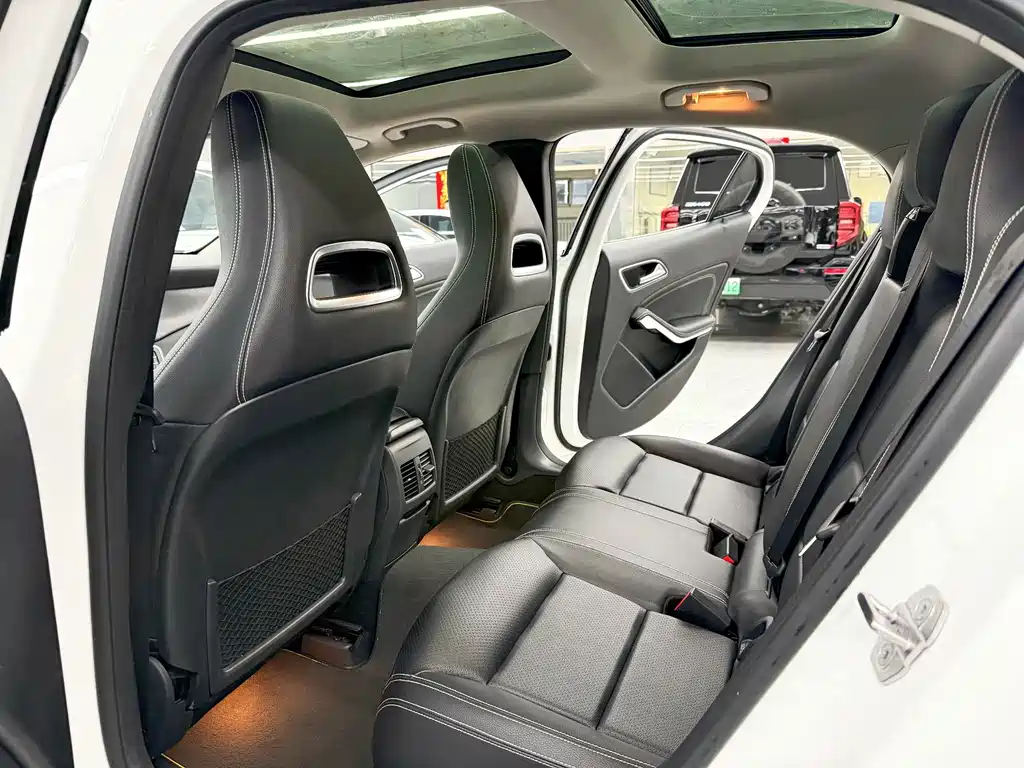 Mercedes-Benz GLA — миниатюра 8