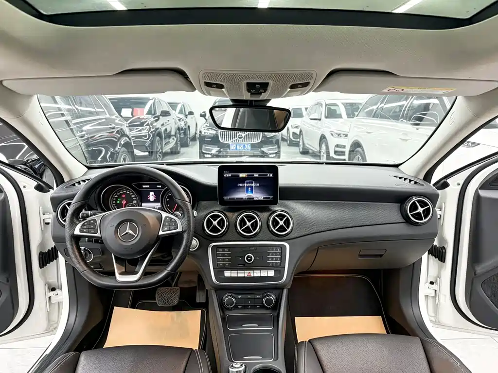 Mercedes-Benz GLA — миниатюра 9