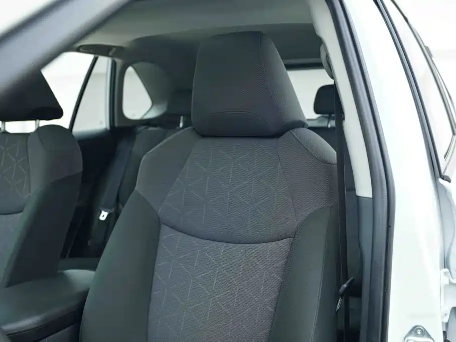 Toyota RAV4 — миниатюра 12