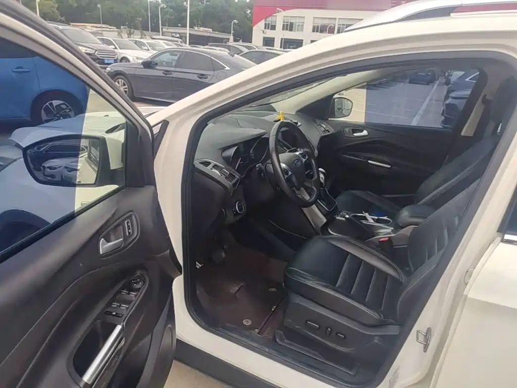 Ford Kuga — миниатюра 21