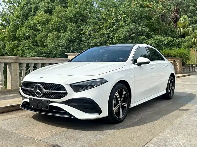 MERCEDES-BENZ  A CLASS 2024