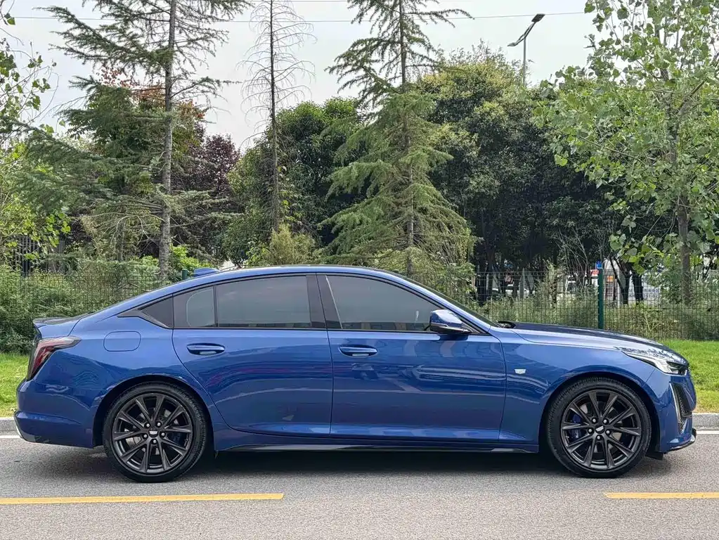 Cadillac CT5 — миниатюра 9