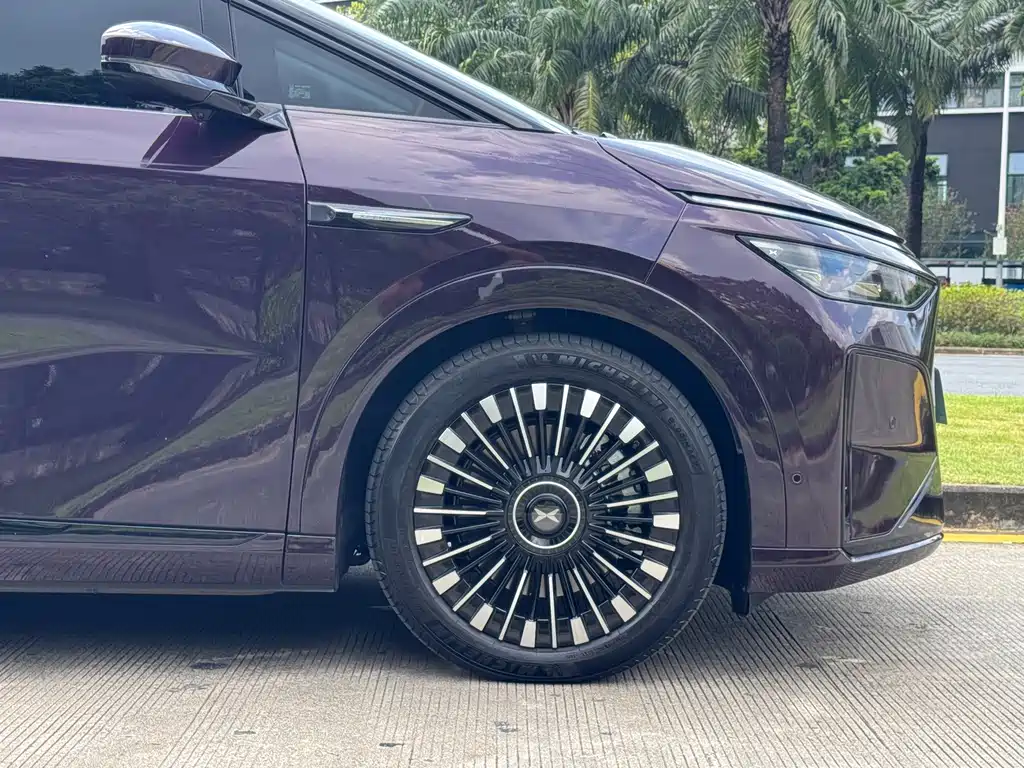 XPeng X9 — миниатюра 7