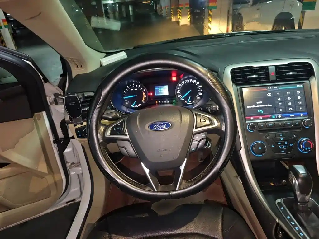 Ford Mondeo — миниатюра 6