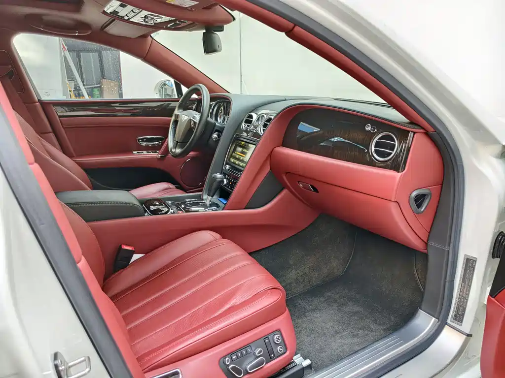 Bentley Flying Spur — миниатюра 9