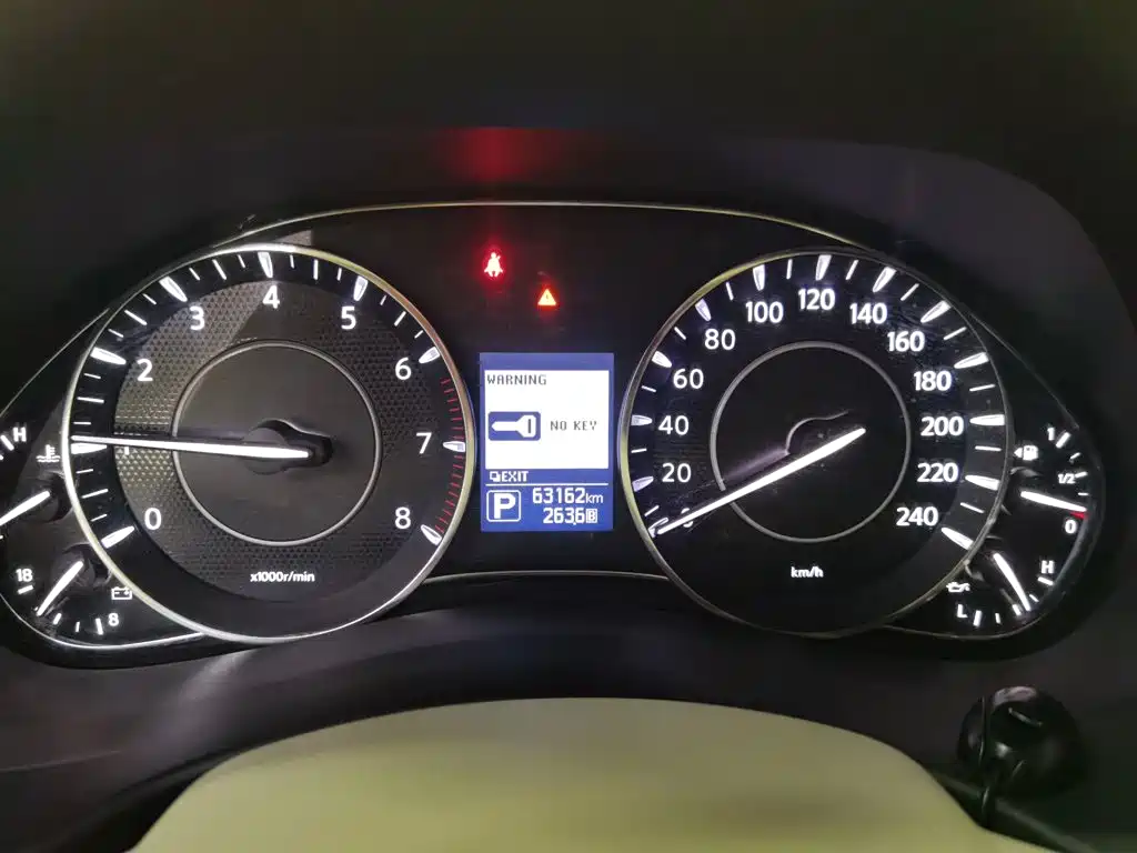 Nissan Patrol — миниатюра 6
