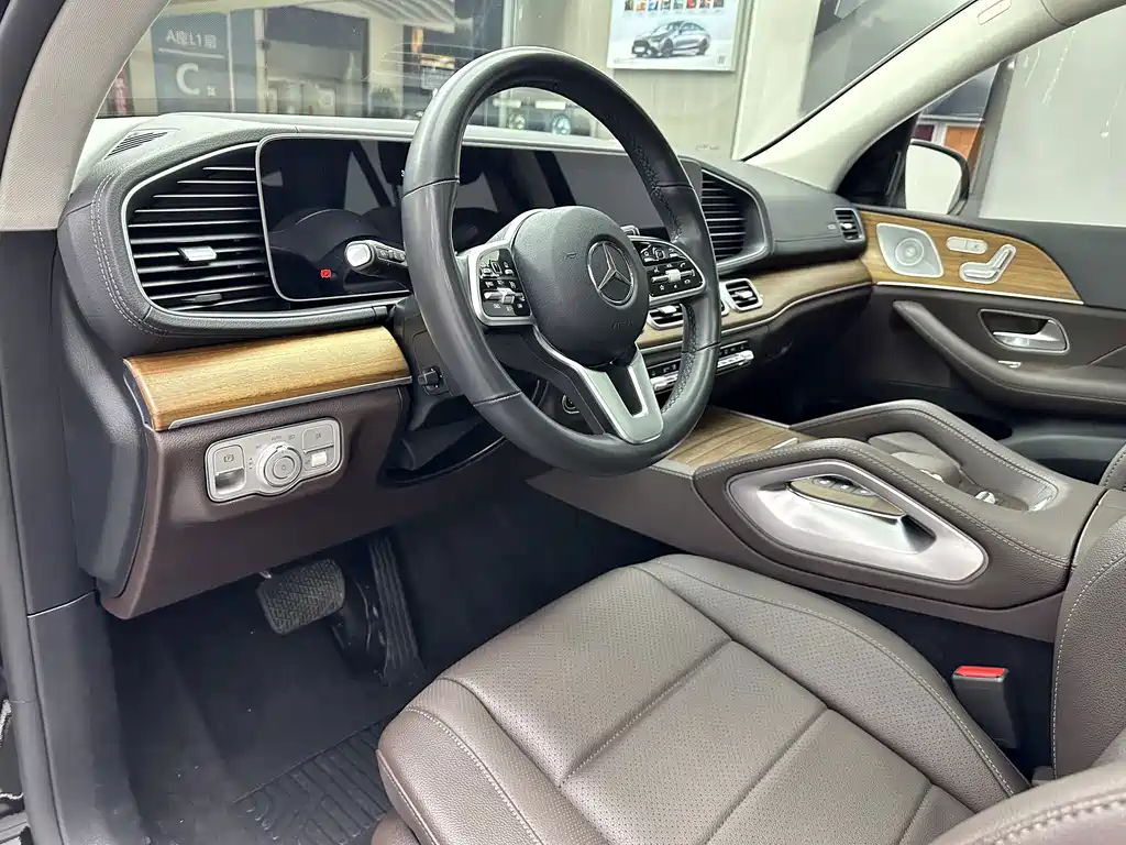 Mercedes-Benz GLE (Import) — миниатюра 12