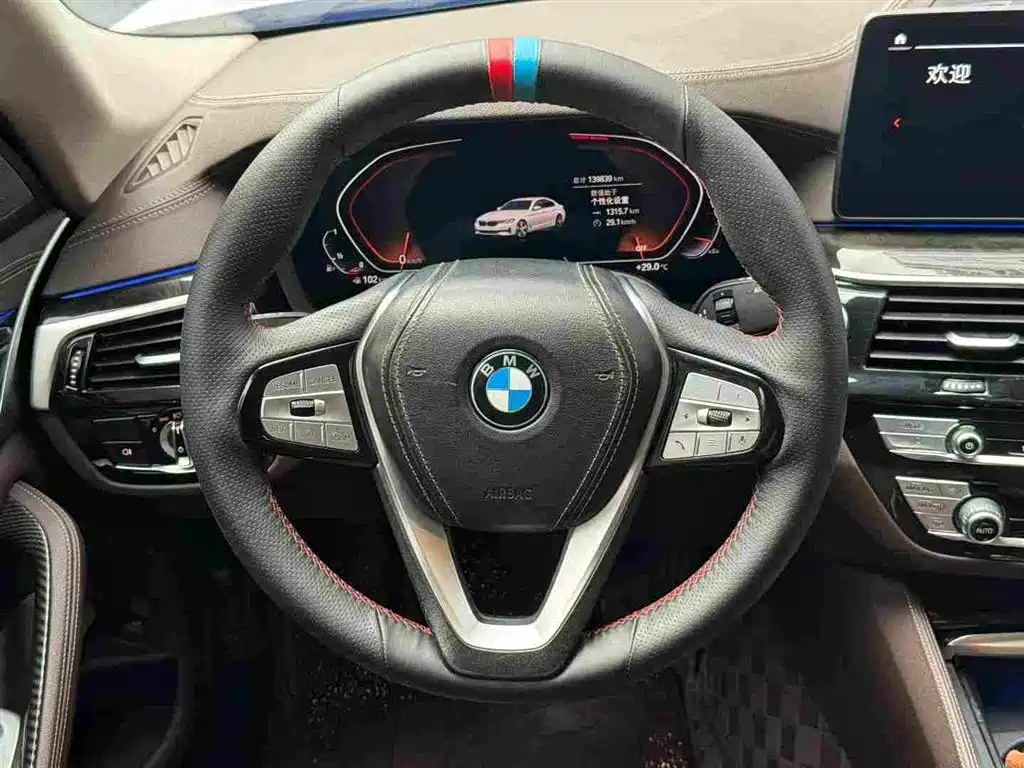 BMW 5 Series — миниатюра 6