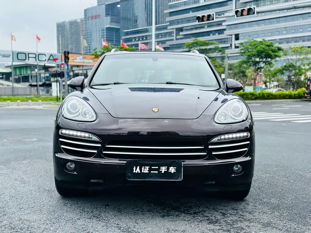 Porsche Cayenne — миниатюра 6