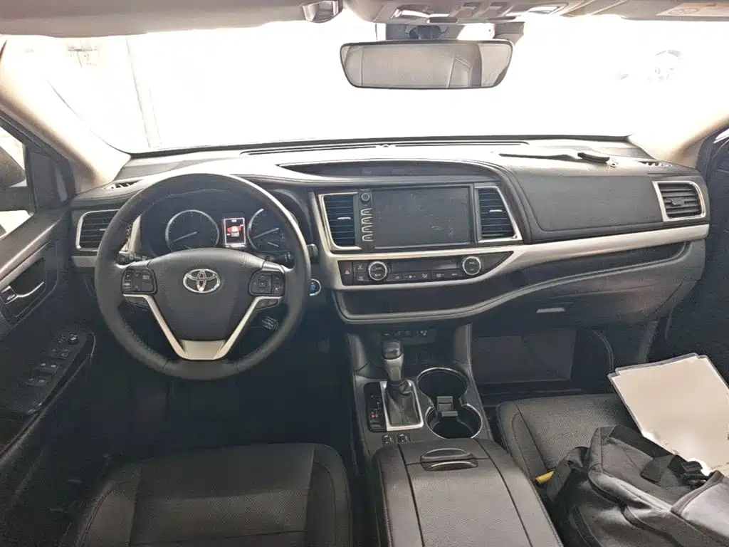 Toyota Highlander — миниатюра 10