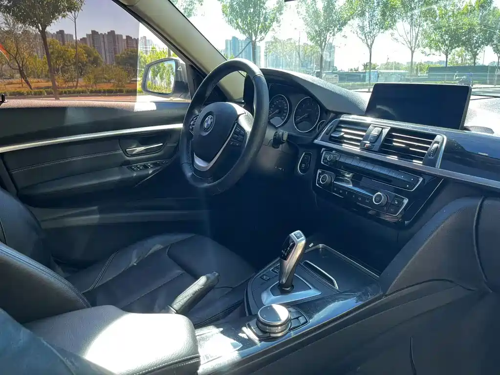 BMW 3 Series — миниатюра 32
