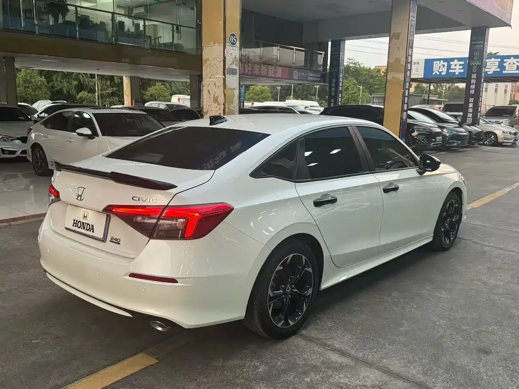 Honda Civic — миниатюра 7