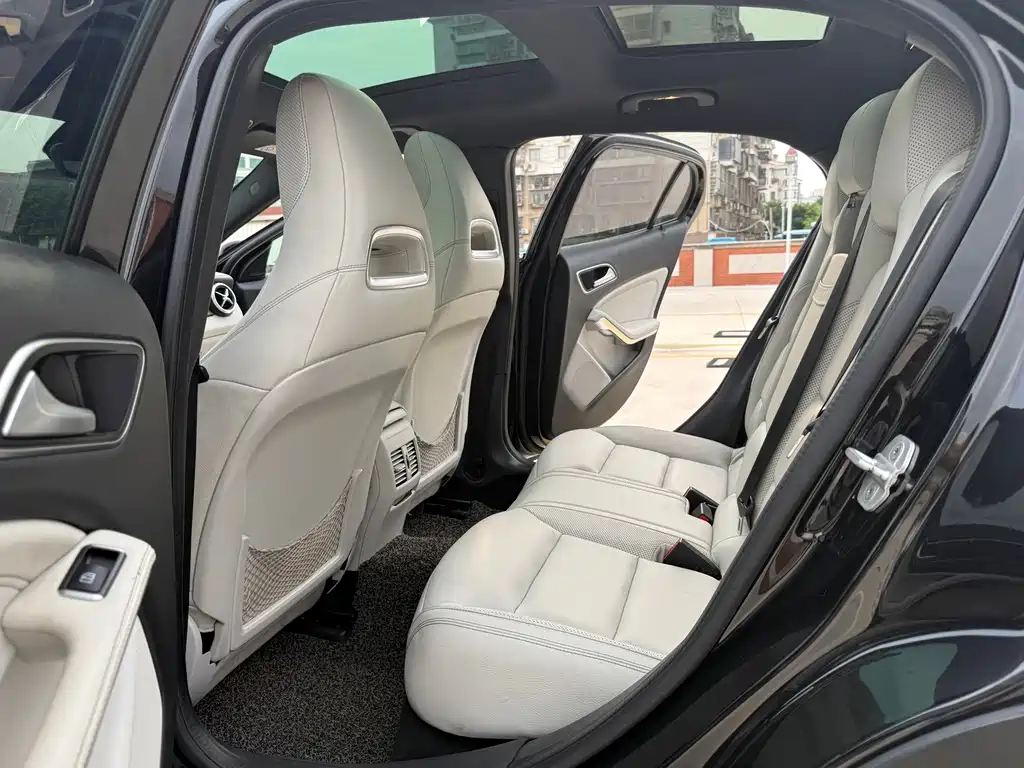 Mercedes-Benz GLA — миниатюра 8