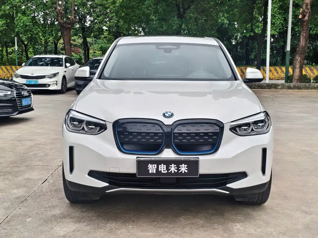 BMW iX3 — миниатюра 2