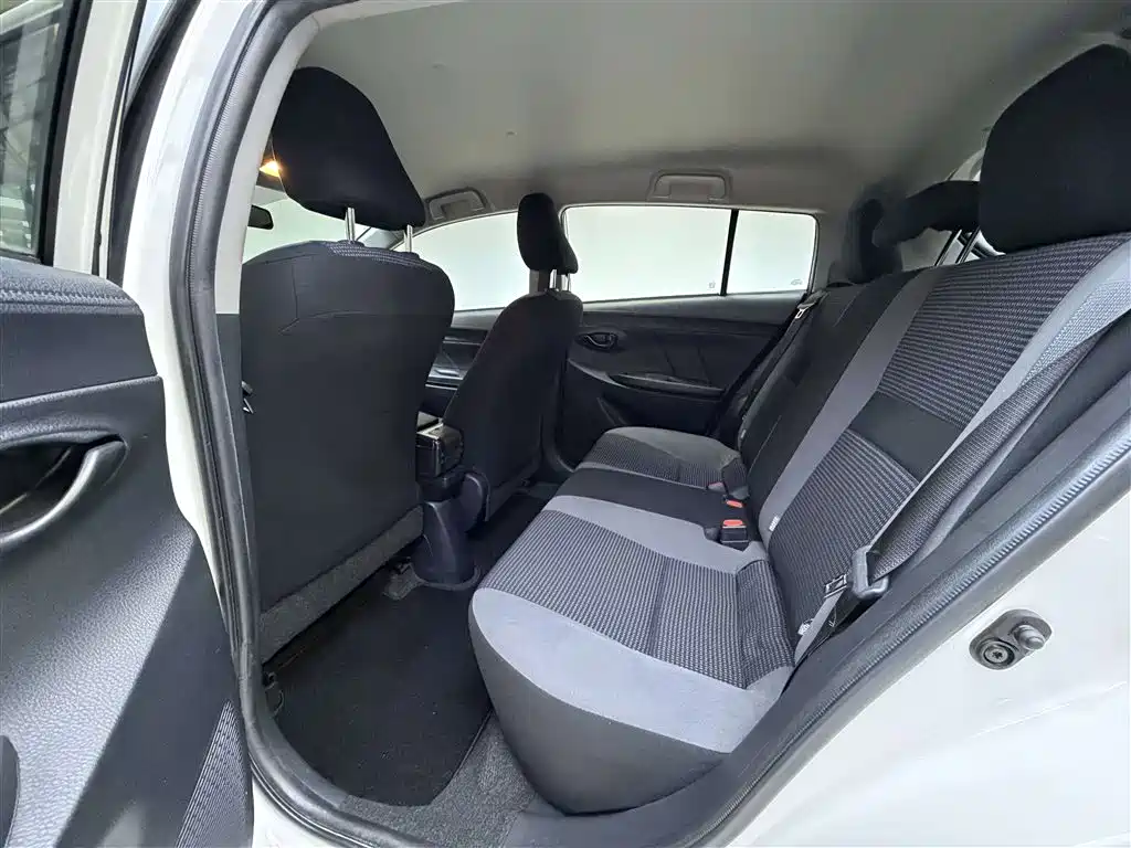 Toyota Vios FS — миниатюра 6