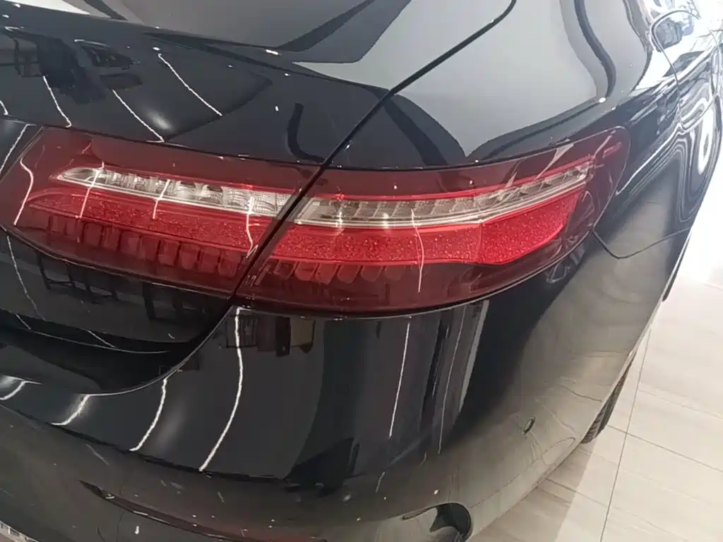 Mercedes-Benz E-Class (Import) — миниатюра 8