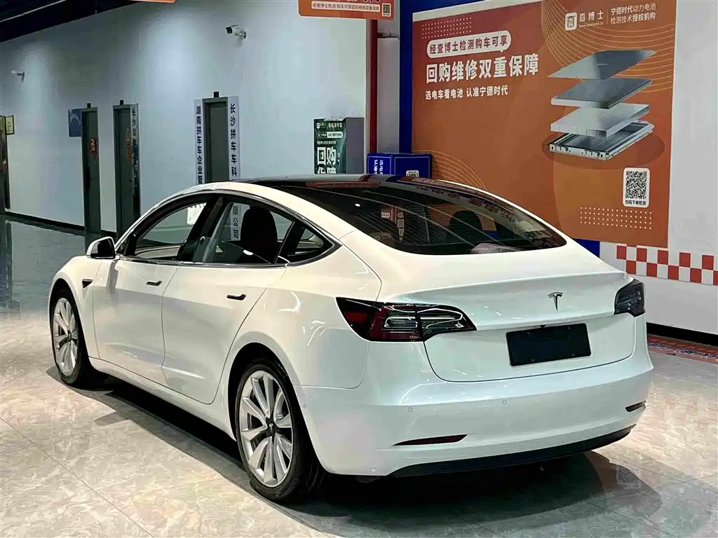 Tesla Model 3 — миниатюра 9