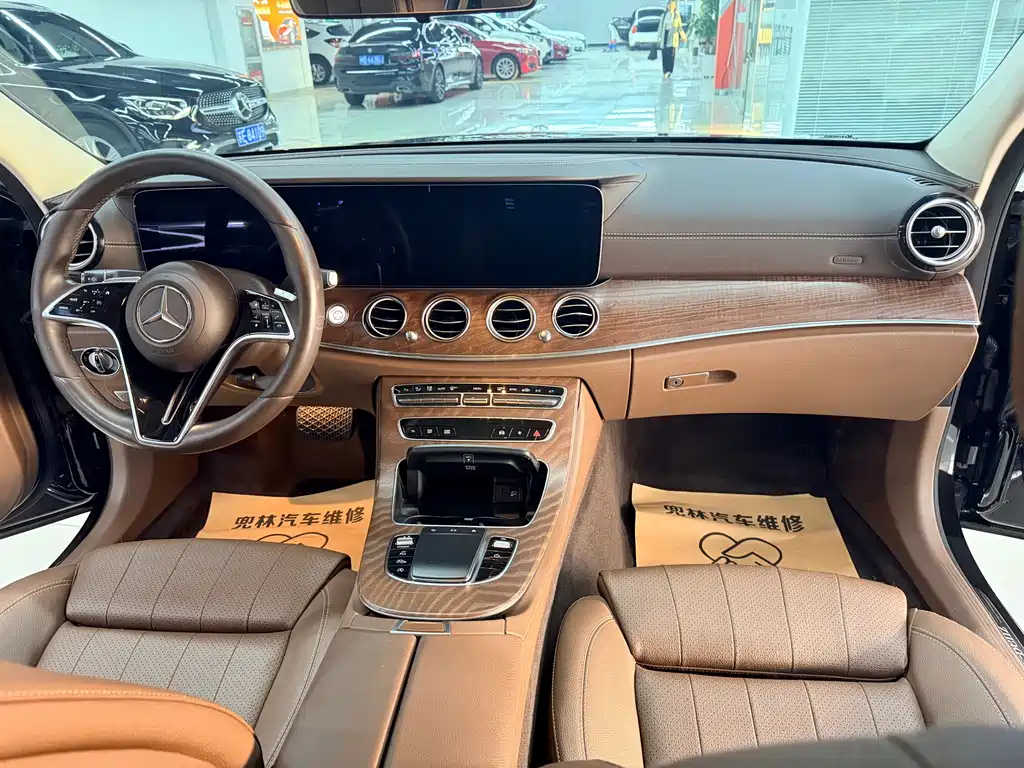 Mercedes-Benz E-Class 2023 — фото 8