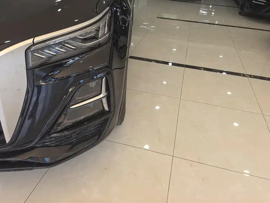 Hongqi HS5 2025 2.0T