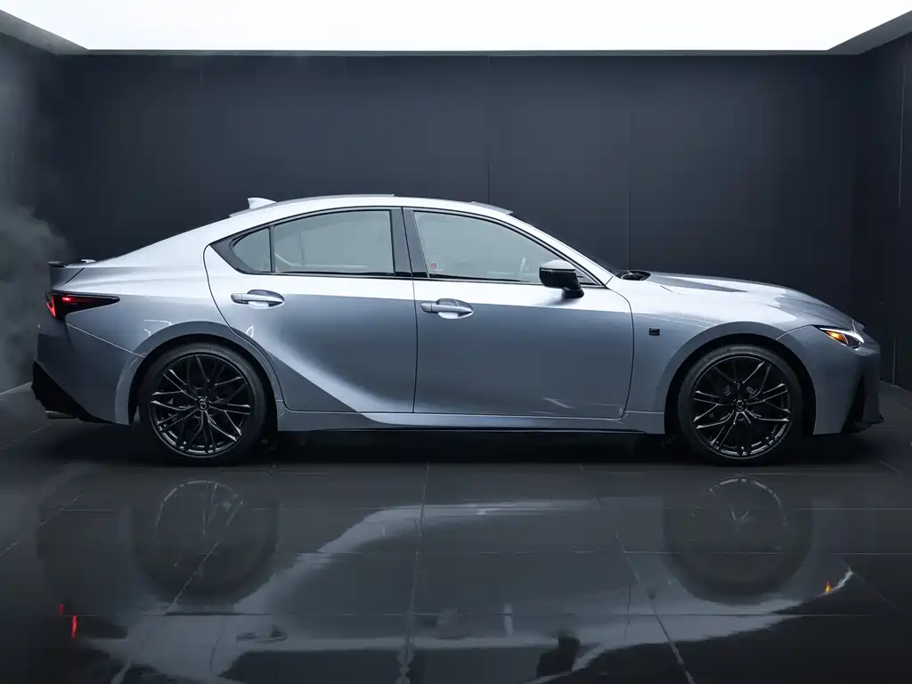 Lexus IS 2025 5.0L AT