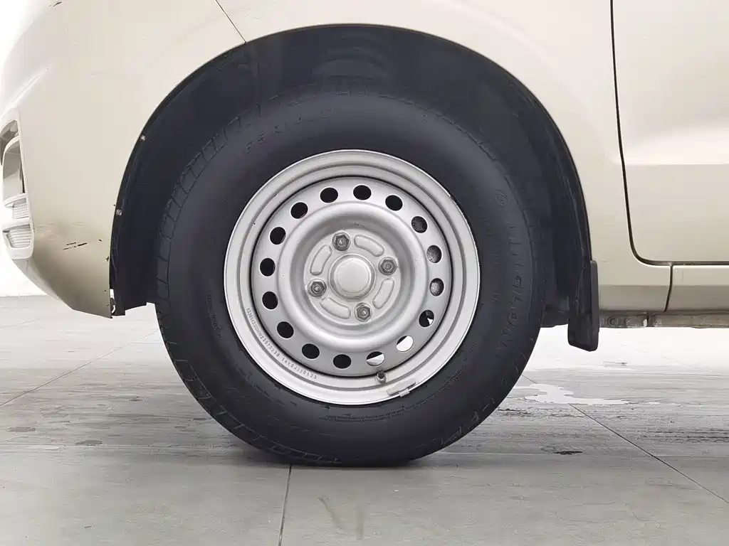 Wuling Hongguang V — миниатюра 17