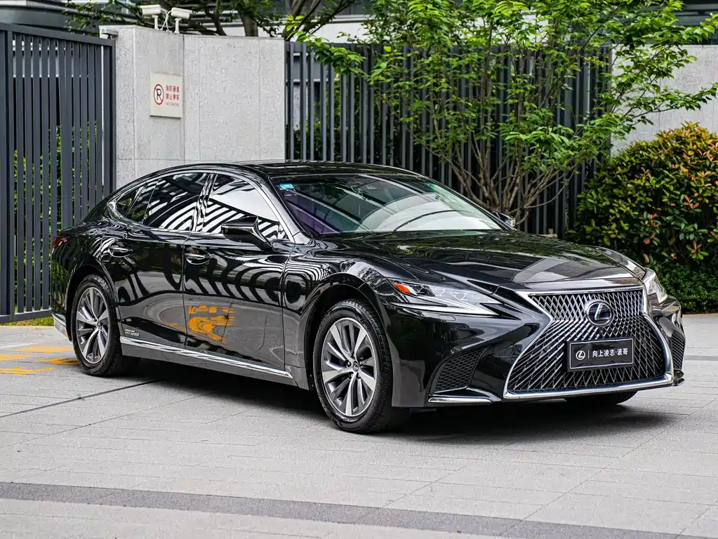 Lexus LS 2018 500h V