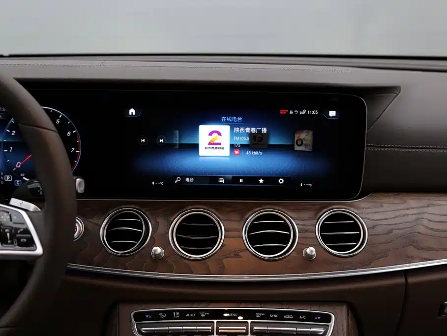 Mercedes-Benz E-Class 2023 — фото 18