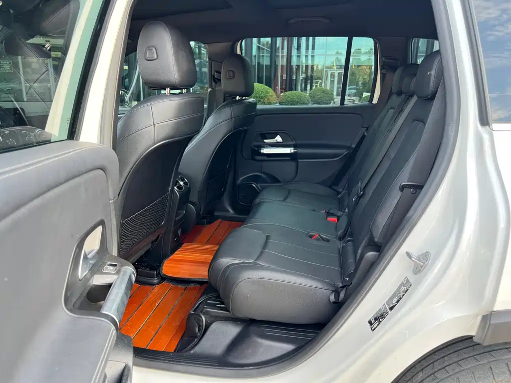 Mercedes-Benz GLB — миниатюра 9