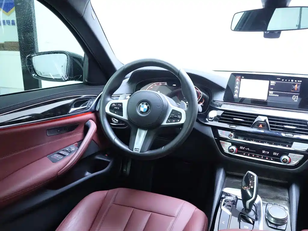 BMW 5 Series — миниатюра 14