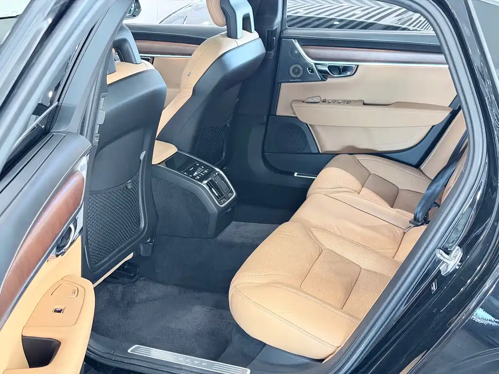 Volvo S90 — миниатюра 8