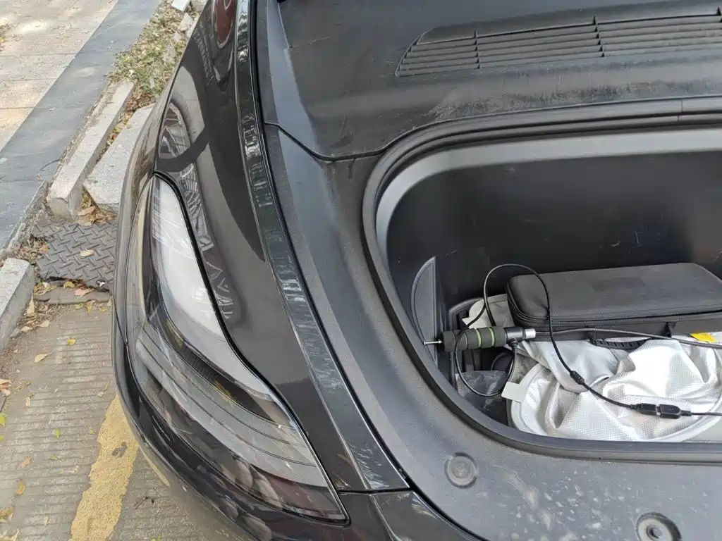 Tesla Model Y — миниатюра 20