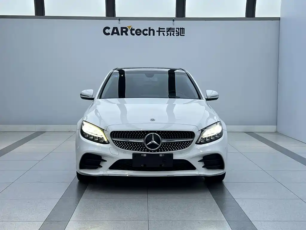 Mercedes-Benz C-Class — миниатюра 2