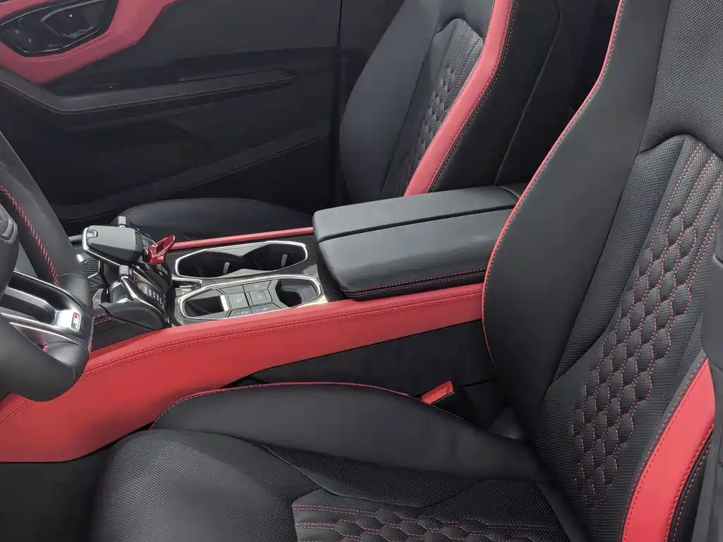 Lamborghini Urus SE — миниатюра 4