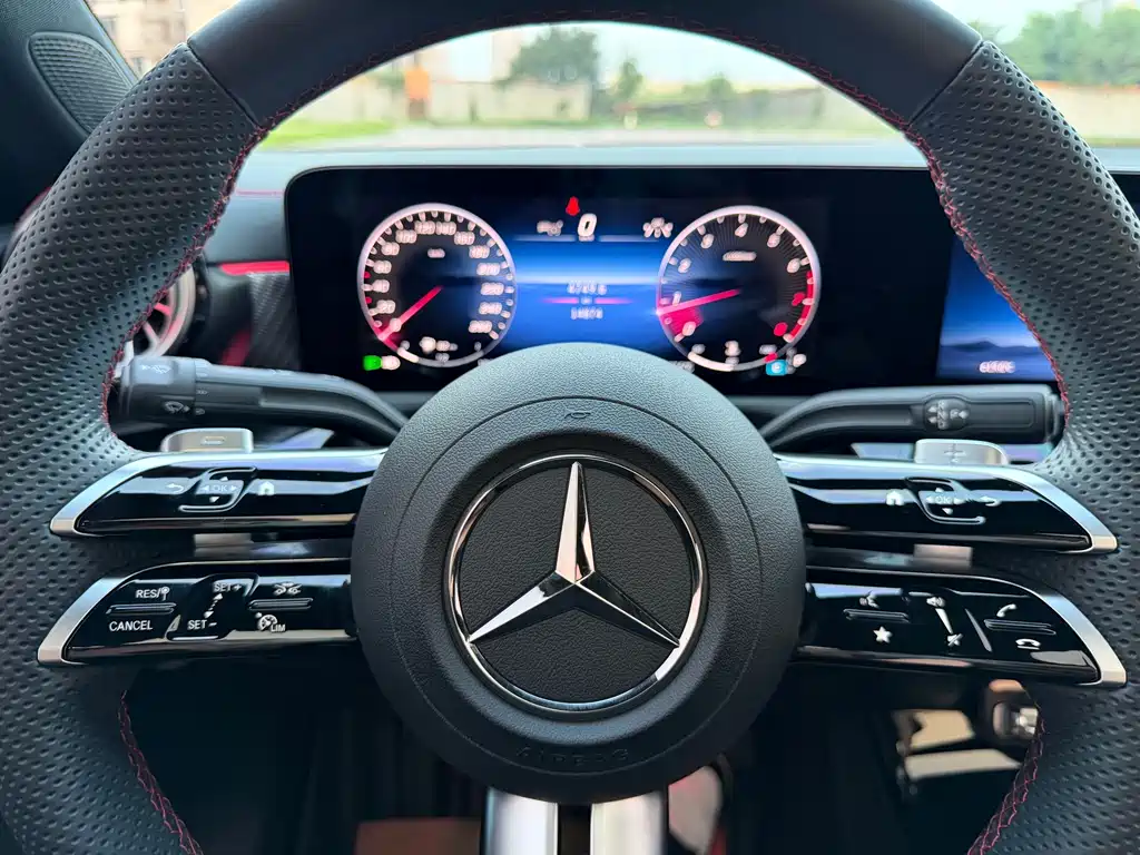 Mercedes-Benz A-Class — миниатюра 11