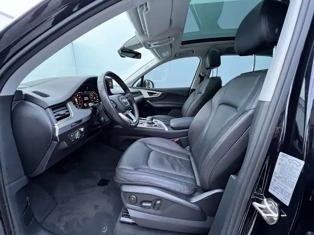 Audi Q7 — миниатюра 9
