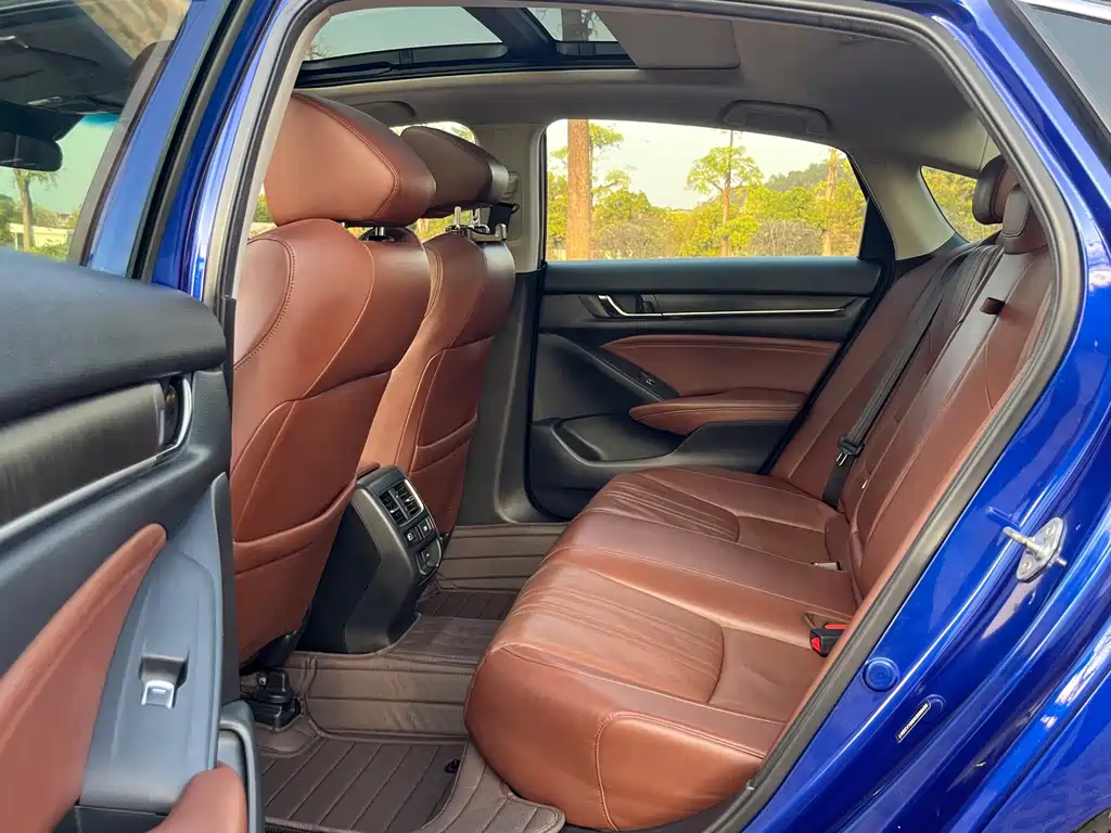 Honda Accord — миниатюра 17