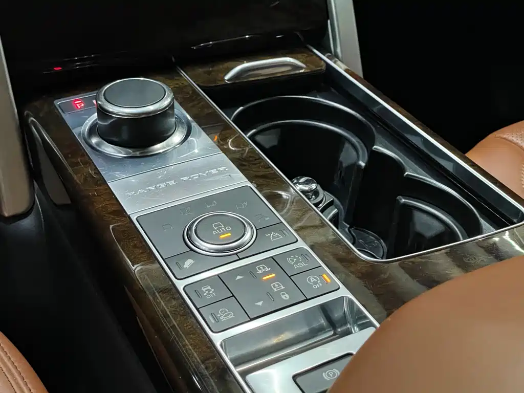 Land Rover Range Rover — миниатюра 20