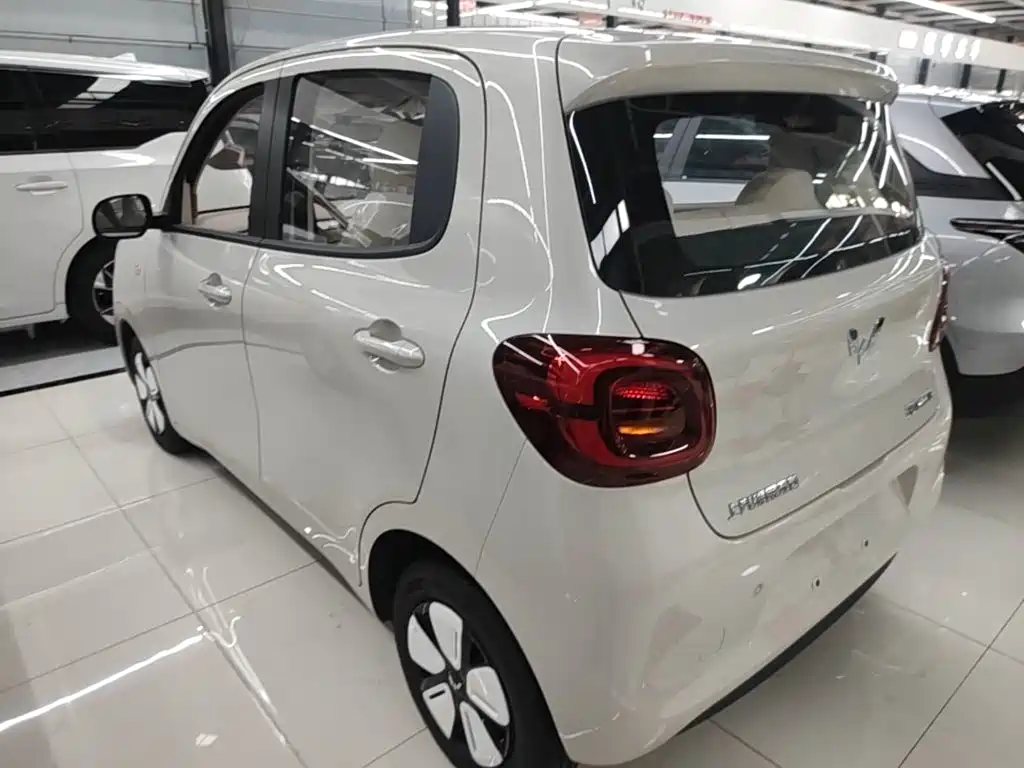 Wuling MINIEV — миниатюра 5