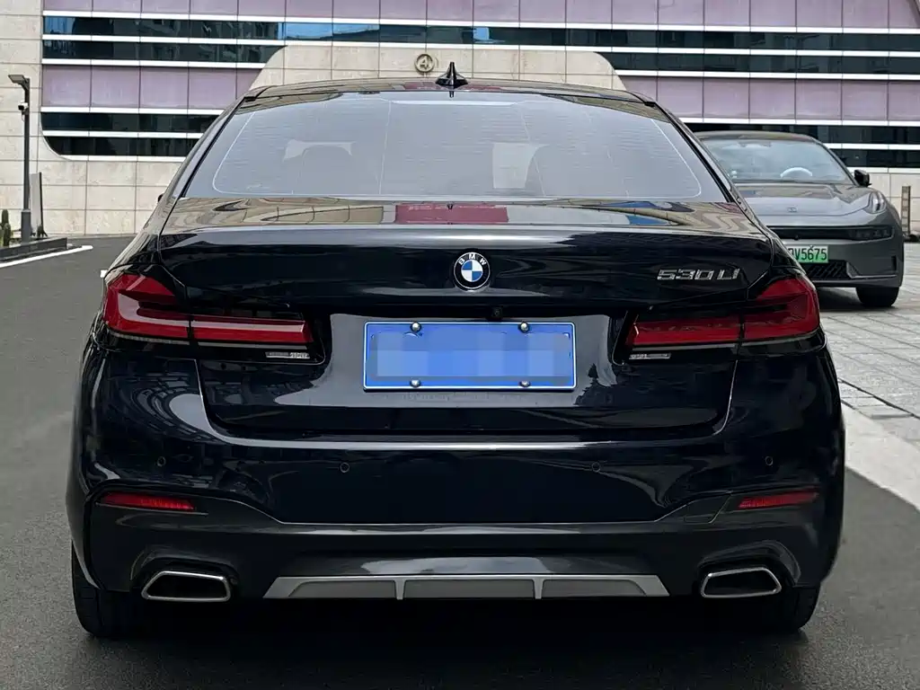 BMW 5 SERIES