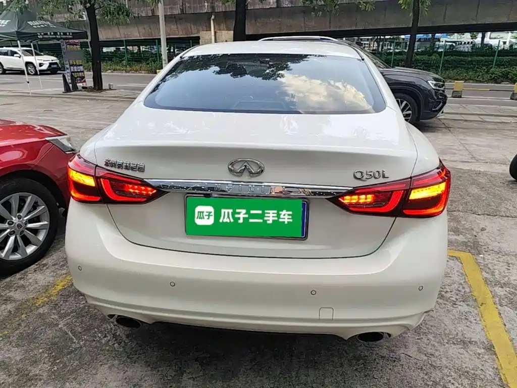 Infiniti Q50L — миниатюра 6