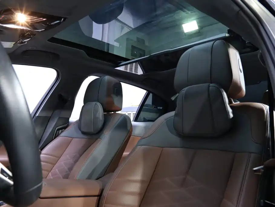 BMW i5 — миниатюра 17