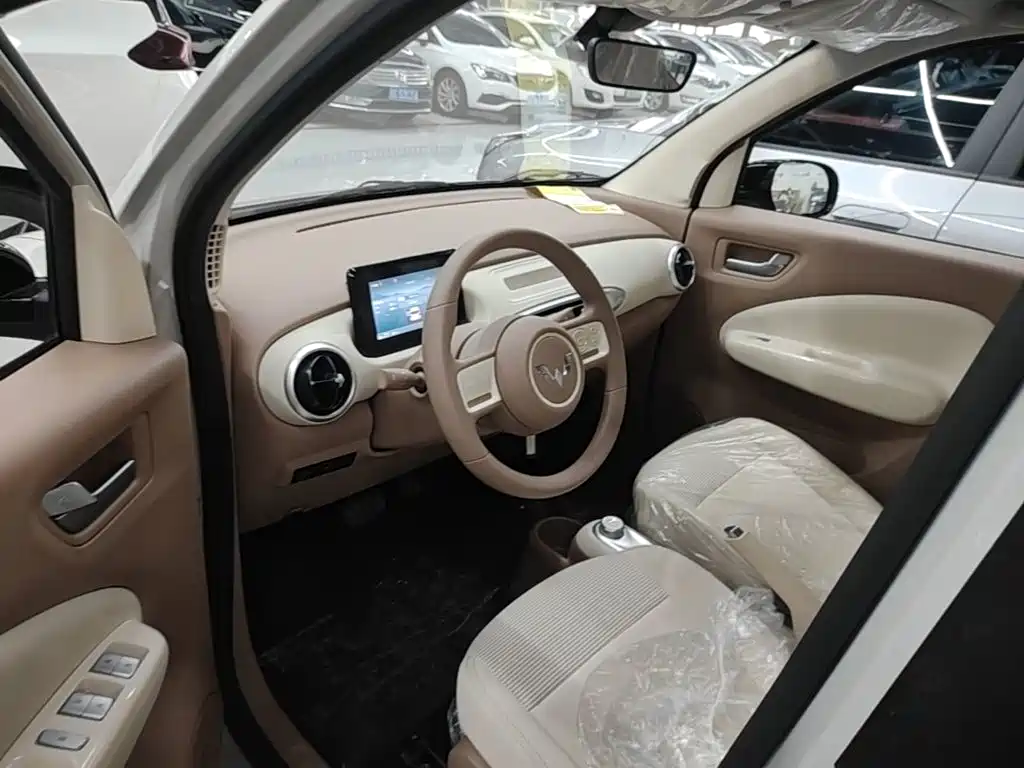 Wuling MINIEV — миниатюра 16