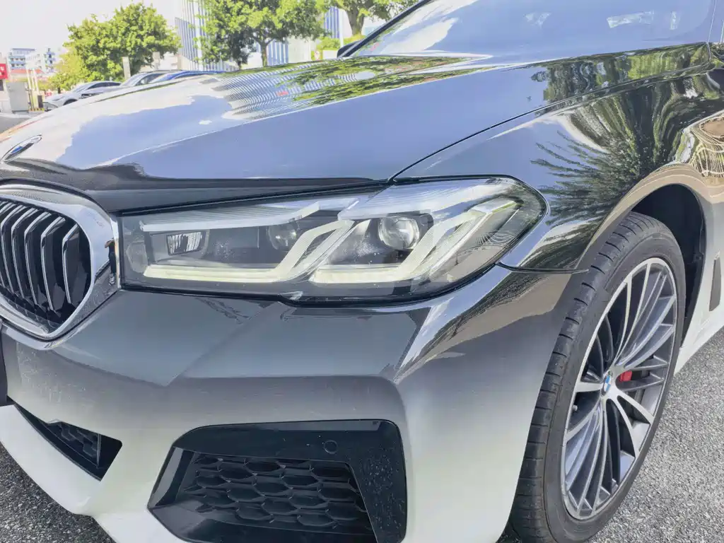 BMW 5 Series — миниатюра 7
